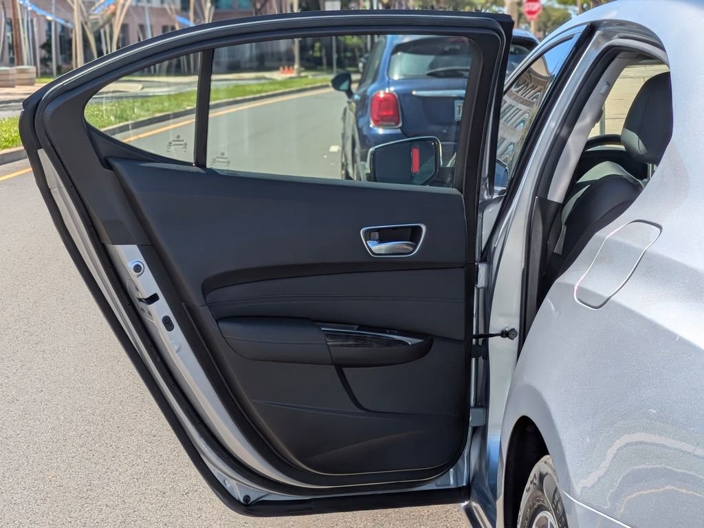 Used 2019 Acura TLX image 10