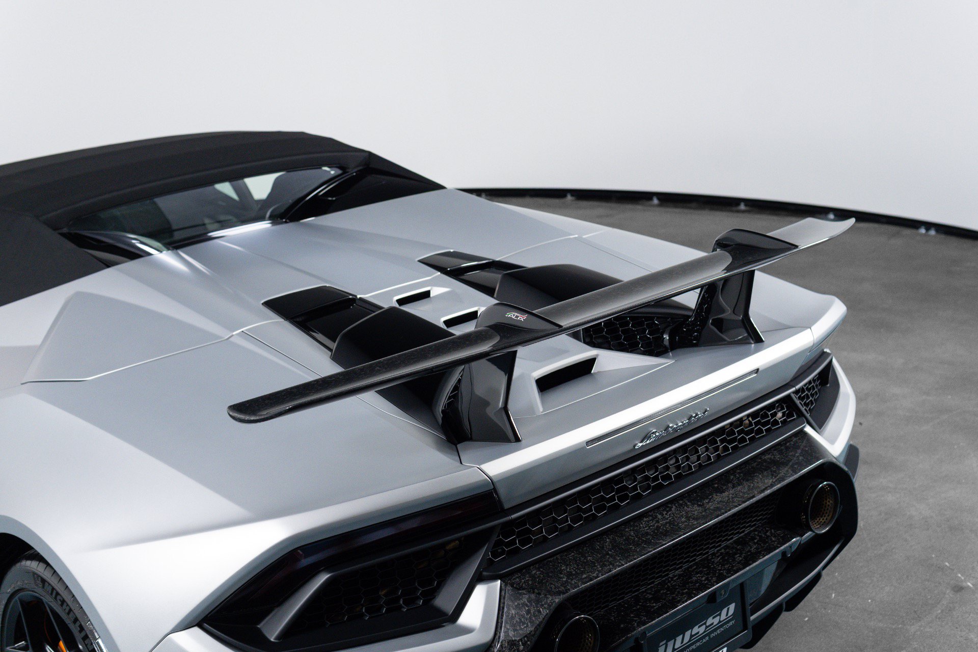 Used 2018 Lamborghini Huracan Performante AWD/4WD image 27