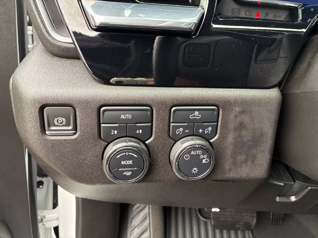 Used 2024 Chevrolet Silverado 1500 LT AWD/4WD image 21