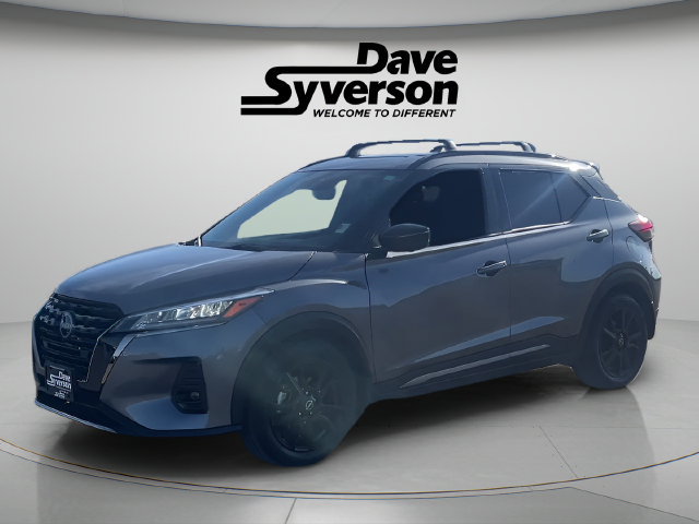 Used 2023 Nissan Kicks SR w/ SR Premium Package FWD image 1