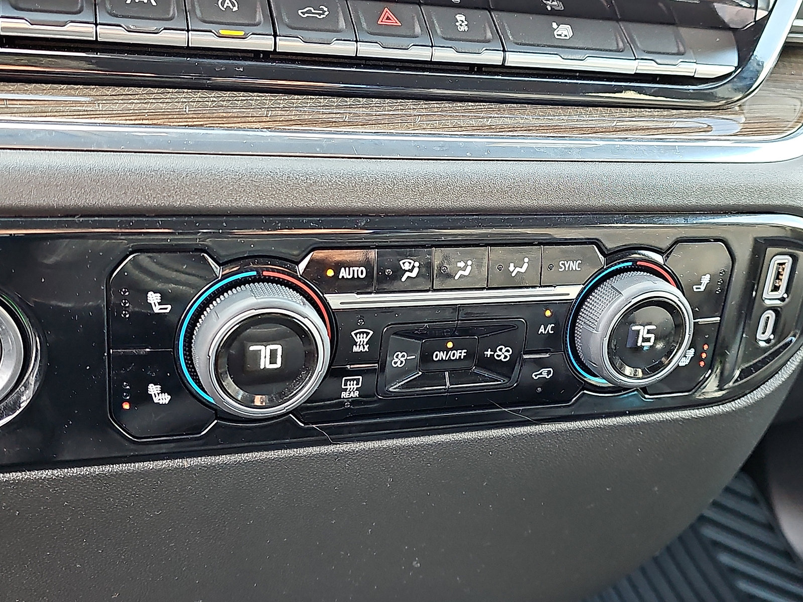 Used 2023 Chevrolet Silverado 1500 LT image 15