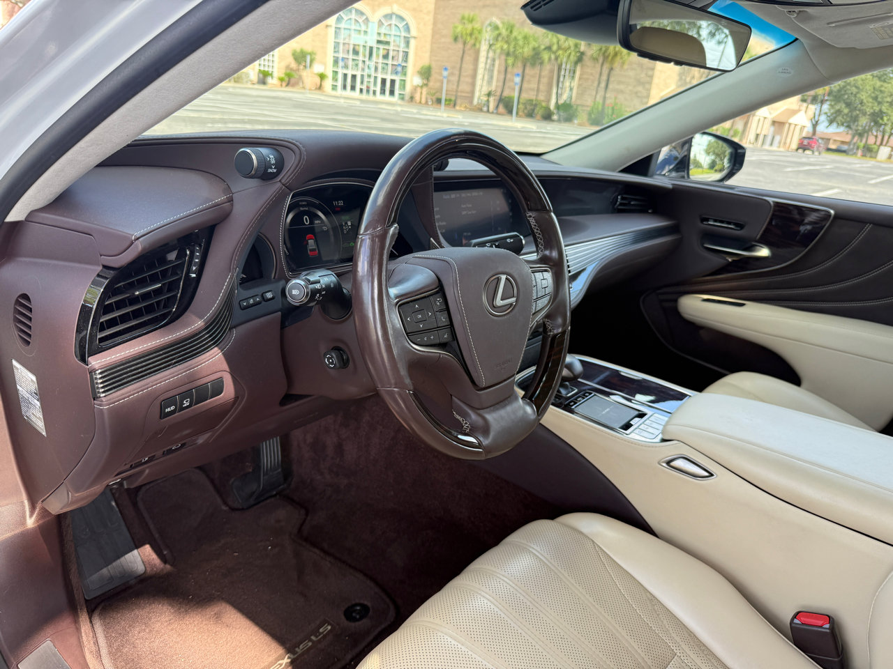 Used 2018 Lexus LS 500h AWD w/ Interior Upgrade Package image 18