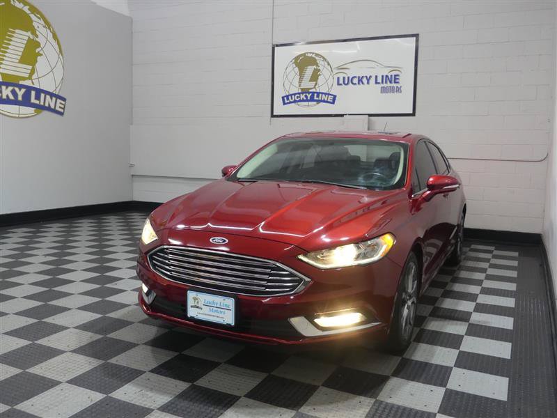 Used 2017 Ford Fusion SE w/ Equipment Group 201A FWD image 4