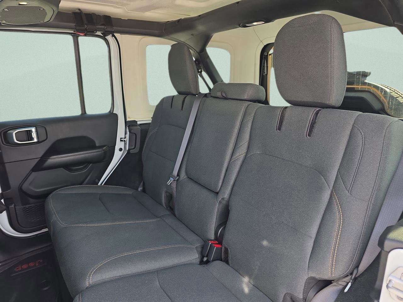 Used 2024 Jeep Wrangler Unlimited Sahara AWD/4WD image 18
