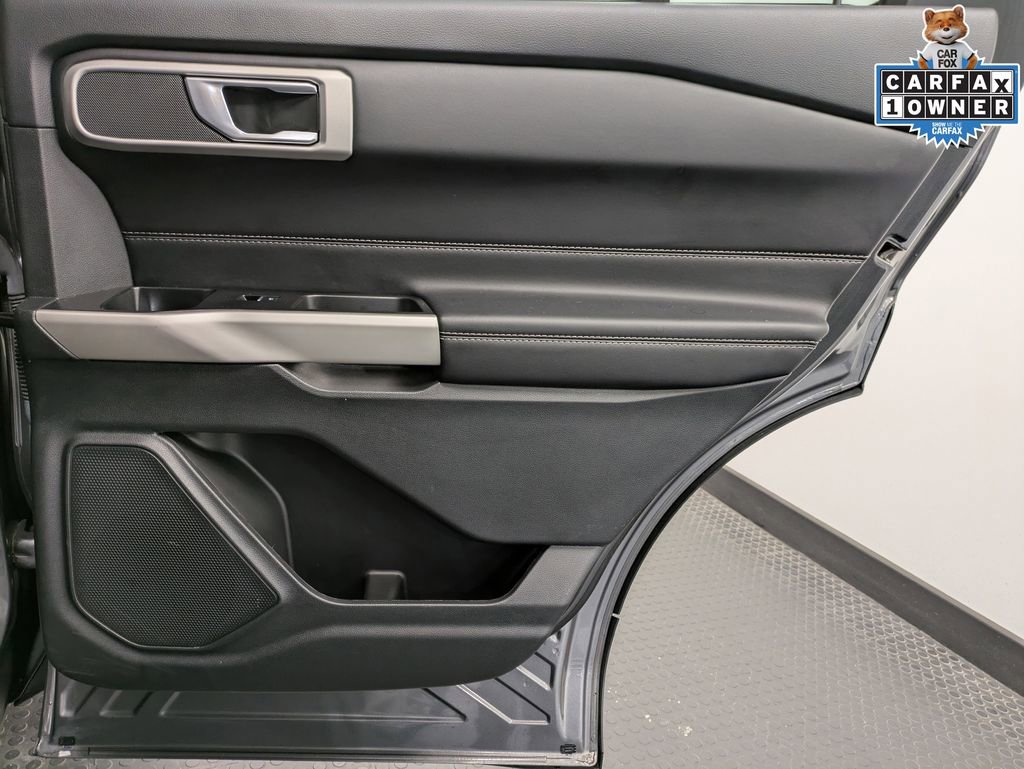 Used 2023 Ford Explorer XLT image 26
