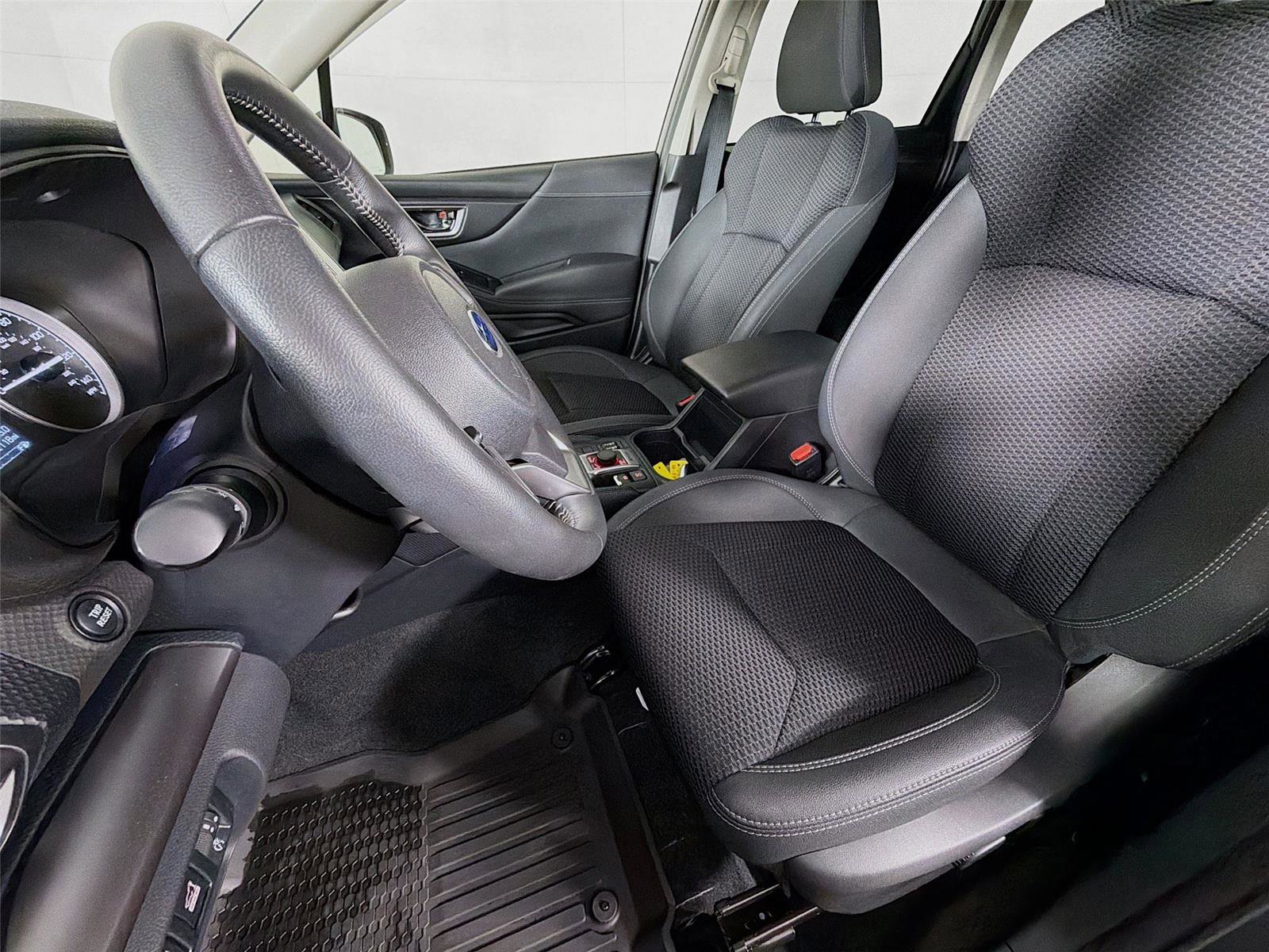 Used 2024 Subaru Forester Premium AWD/4WD image 11