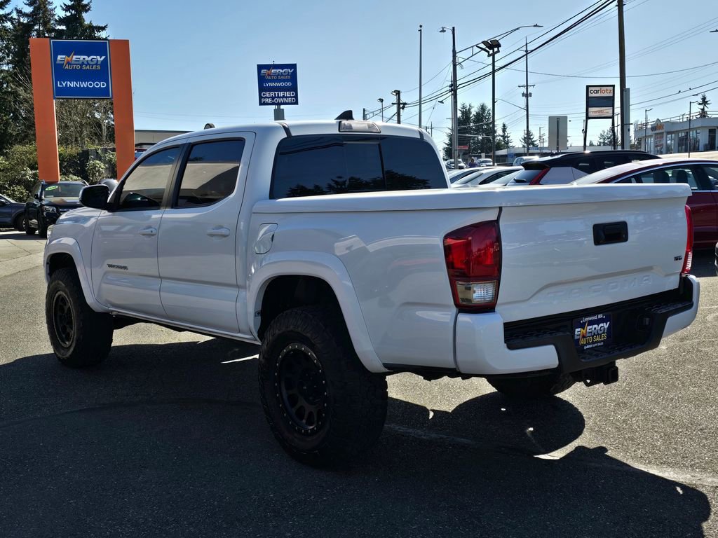 Used 2017 Toyota Tacoma TRD Sport w/ Tow Package (A/T) AWD/4WD image 6