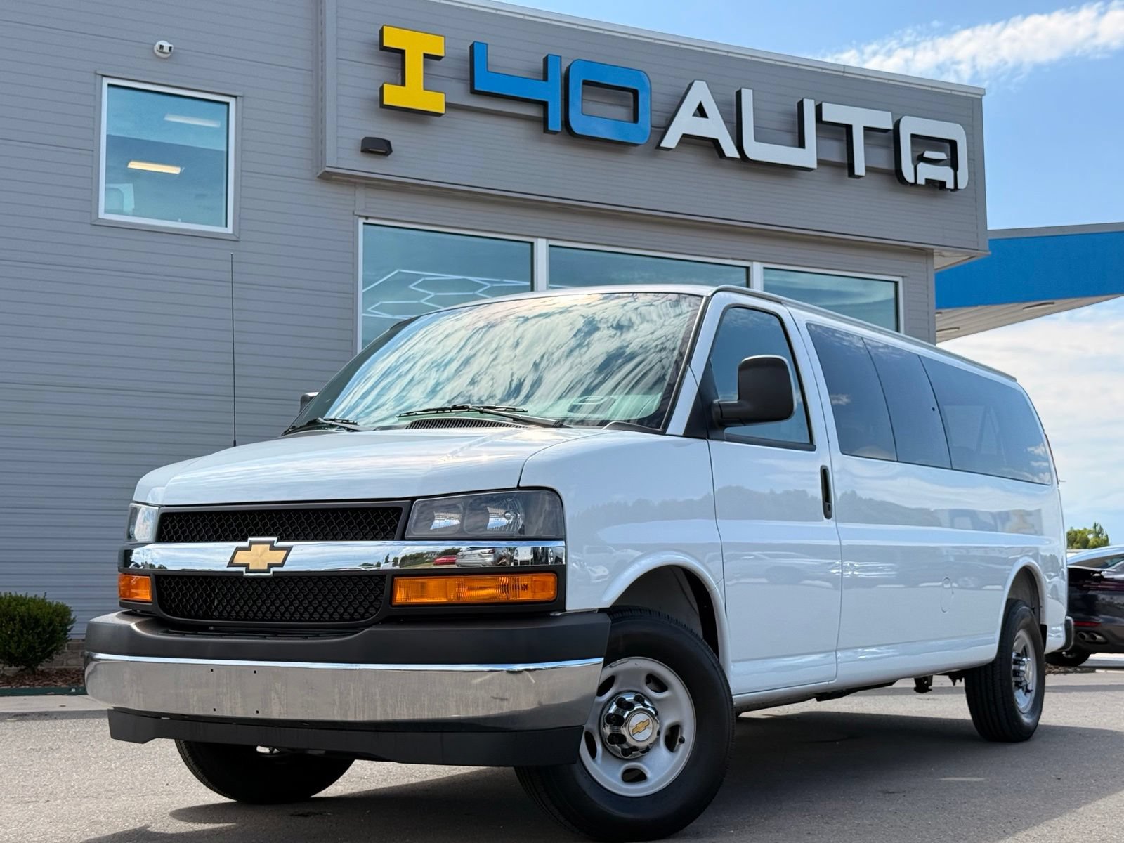 Used 2026 Chevrolet Express 3500 LT w/ LT Preferred Equipment Group RWD image 1
