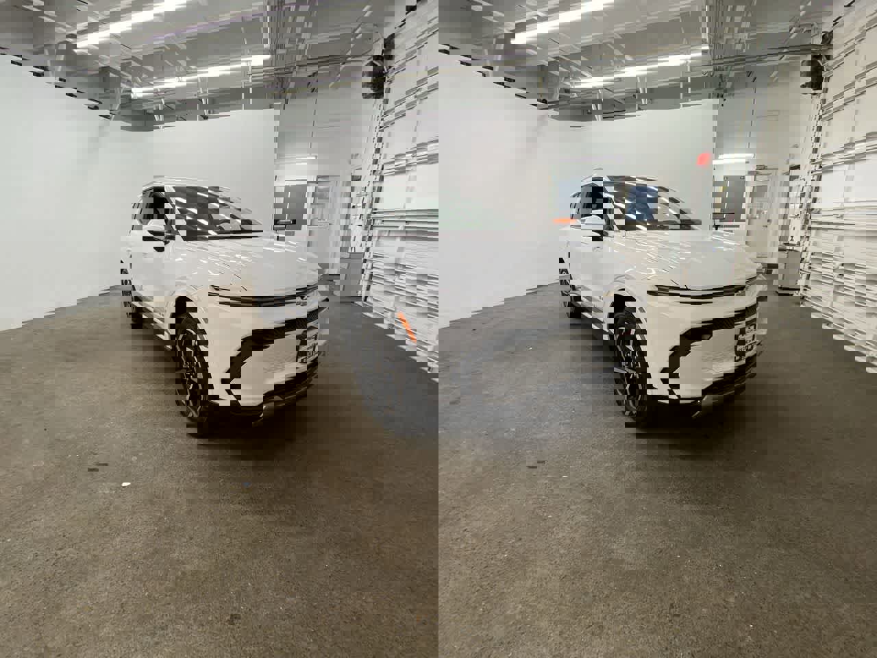 Used 2025 Chevrolet Equinox EV LT w/ Convenience Package image 8