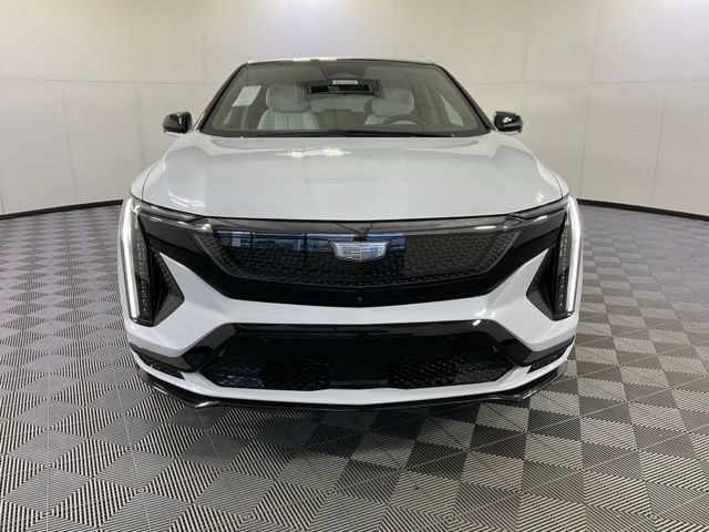 New 2026 Cadillac Optiq V AWD/4WD image 2