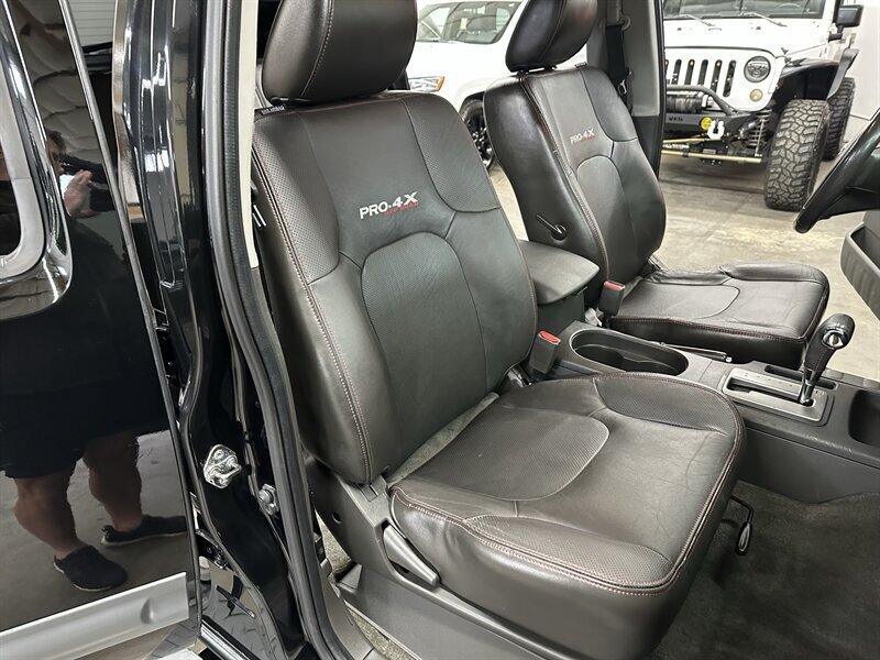 Used 2011 Nissan Xterra PRO-4X w/ Pro-4x Leather Pkg AWD/4WD image 26