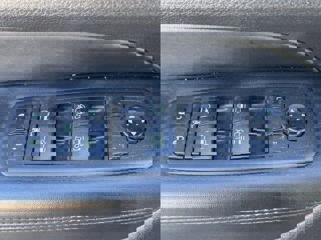 Used 2020 Jeep Grand Cherokee Laredo image 23