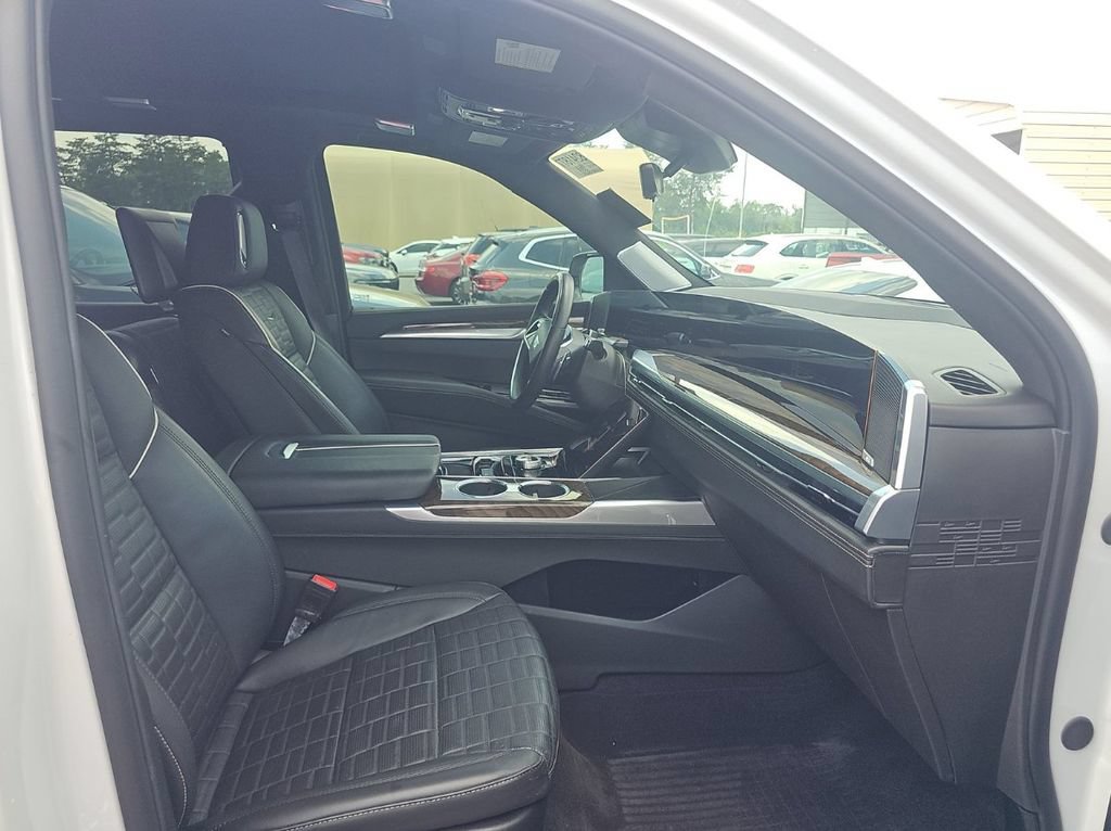 Used 2025 Cadillac Escalade Sport Platinum w/ LPO, Floor Liner Package RWD image 8