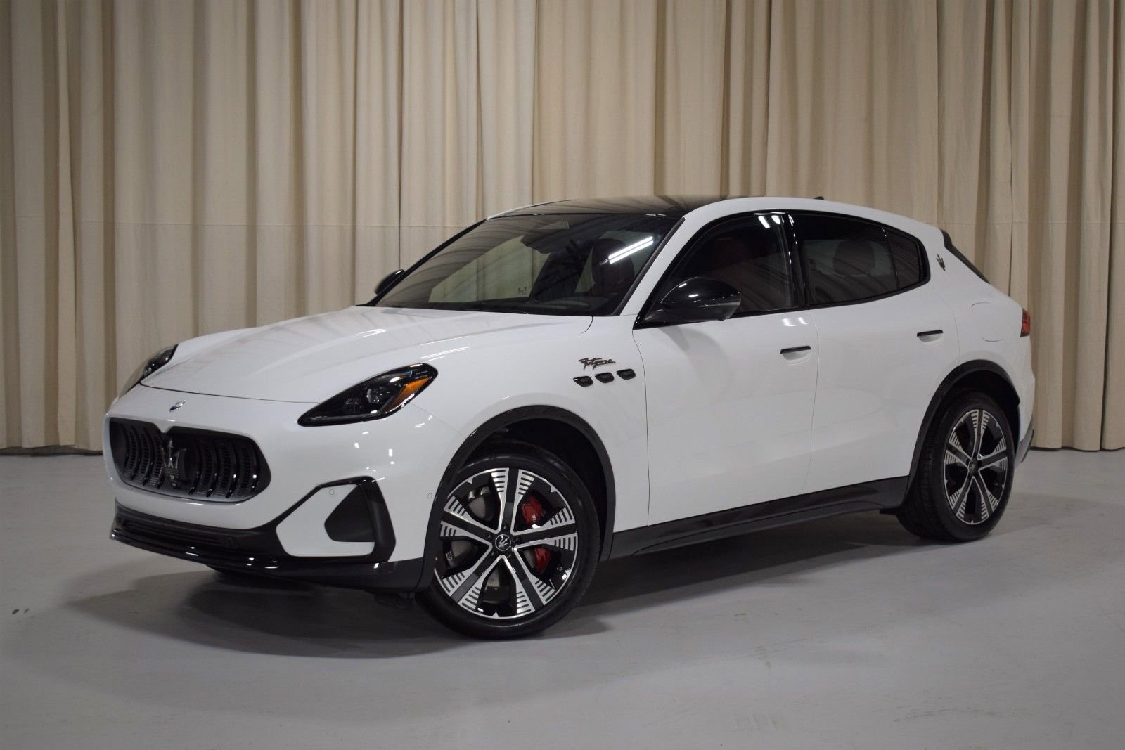 New 2025 Maserati Grecale Folgore AWD/4WD image 1