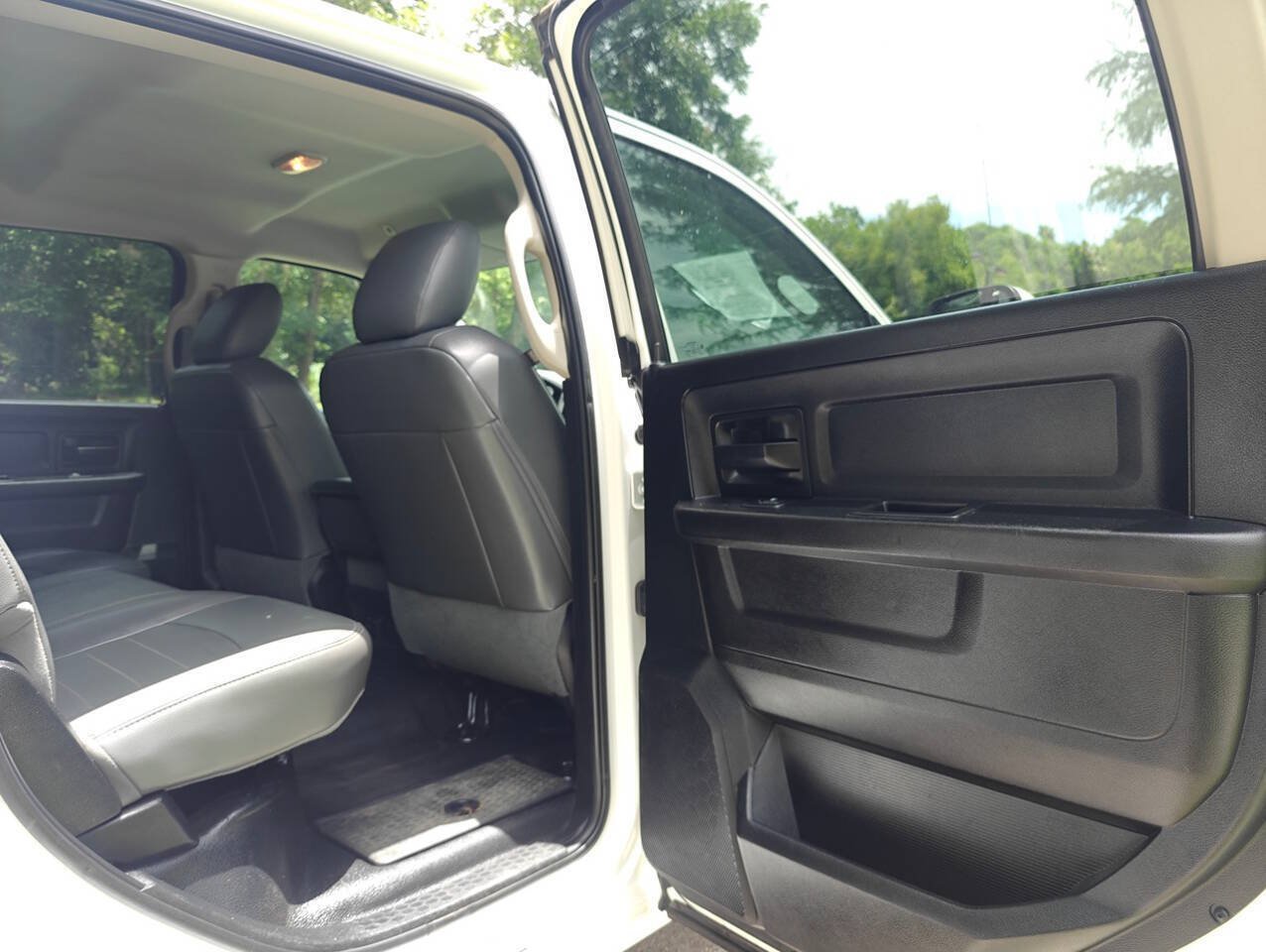 Used 2018 RAM 2500 ST RWD image 18