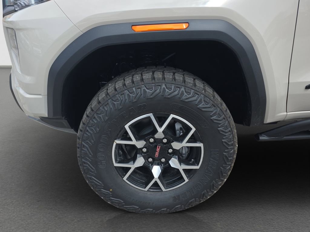 New 2026 GMC Canyon AT4X w/ LPO, Black Badging Package AWD/4WD image 4