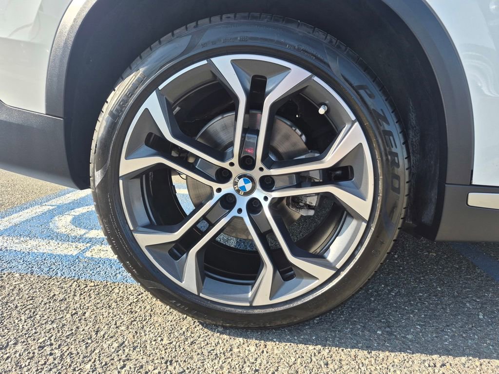 Used 2022 BMW X5 sDrive40i w/ Premium Package image 7