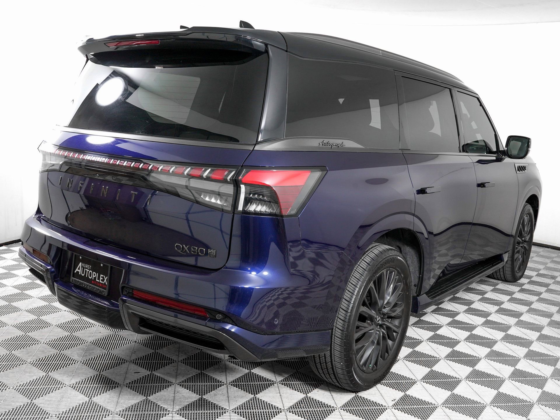 Used 2025 INFINITI QX80 Autograph AWD/4WD image 5