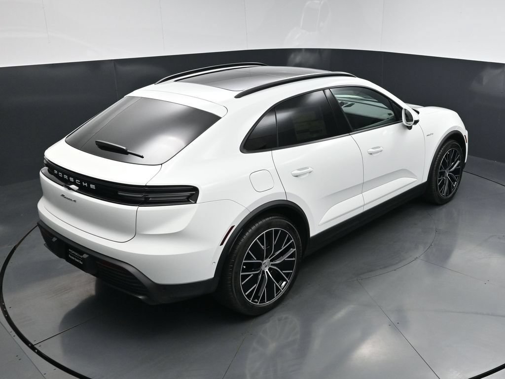 New 2026 Porsche Macan 4 Electric AWD/4WD image 18