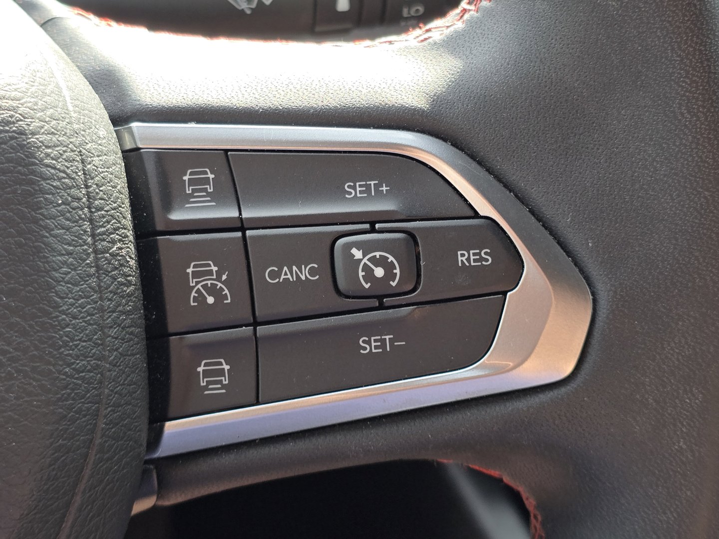 Used 2023 Jeep Compass Trailhawk image 13