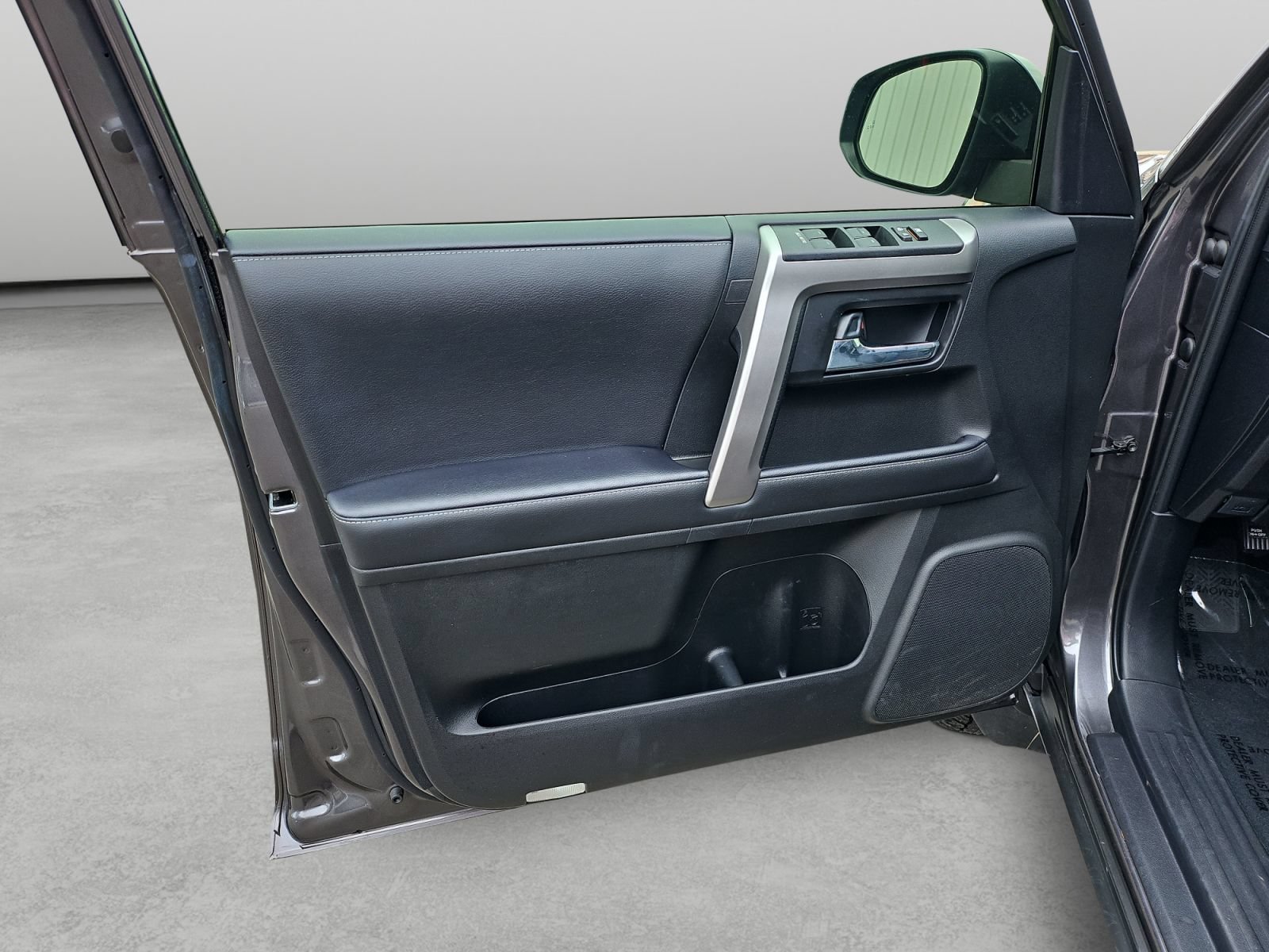Used 2023 Toyota 4Runner SR5 Premium w/ Moonroof Package RWD image 28