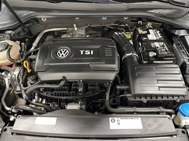 Used 2020 Volkswagen GTI SE FWD image 9