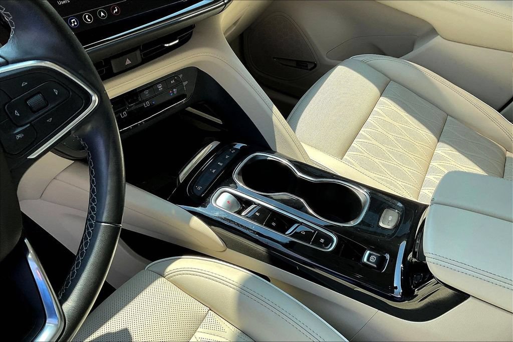 Used 2023 Buick Envision Avenir FWD image 21
