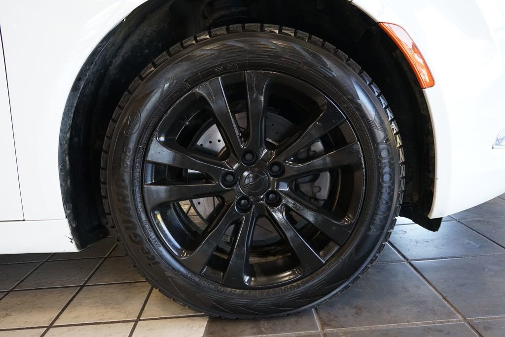 Used 2015 Chrysler 200 Limited w/ Convenience Group FWD image 46