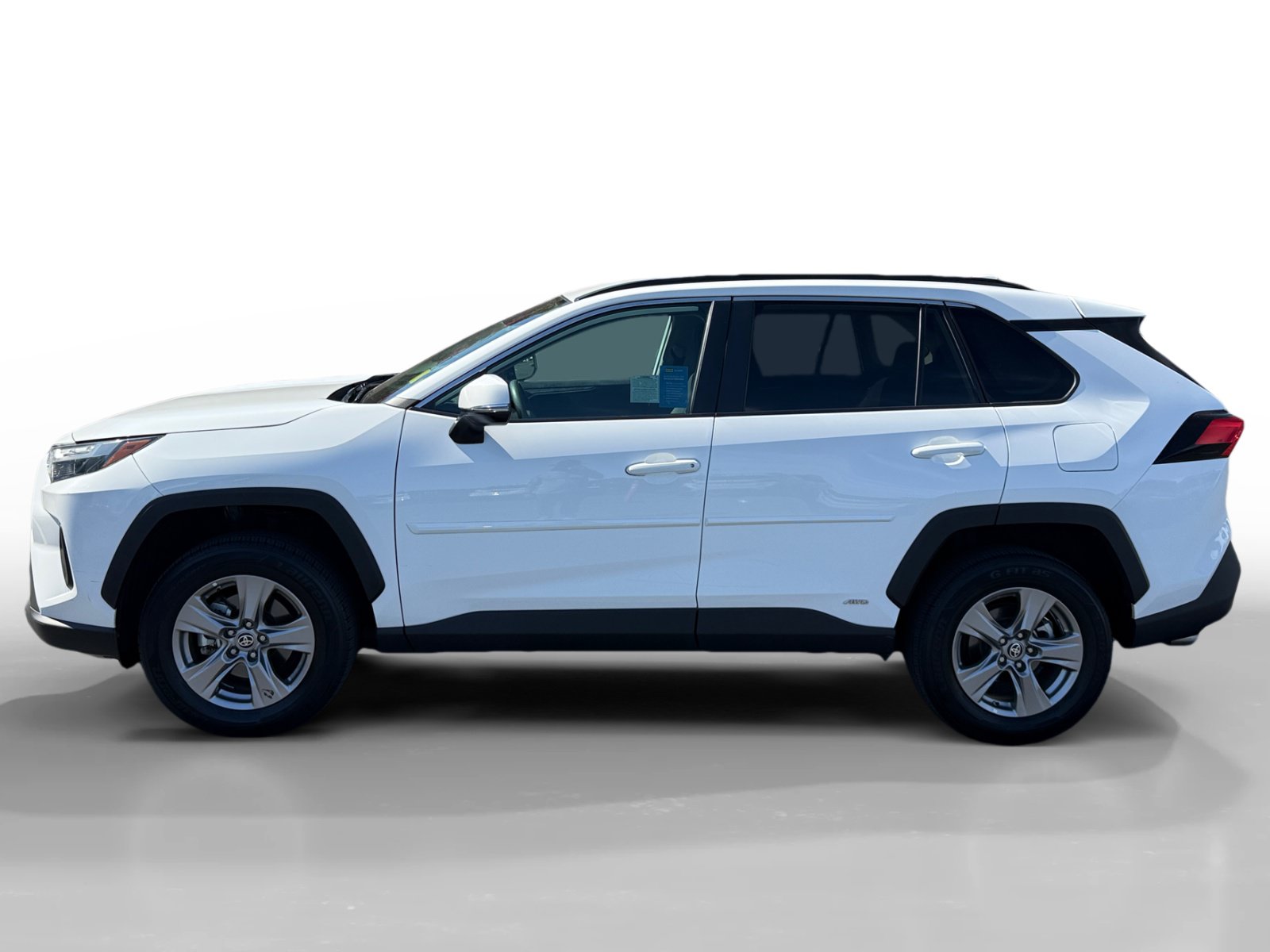 Used 2024 Toyota RAV4 LE AWD/4WD image 2