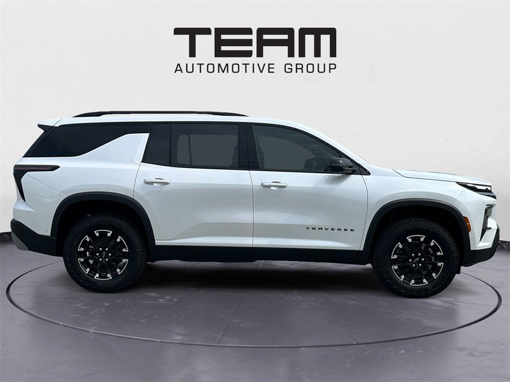 Used 2025 Chevrolet Traverse Z71 w/ Enhanced Driving Package image 8