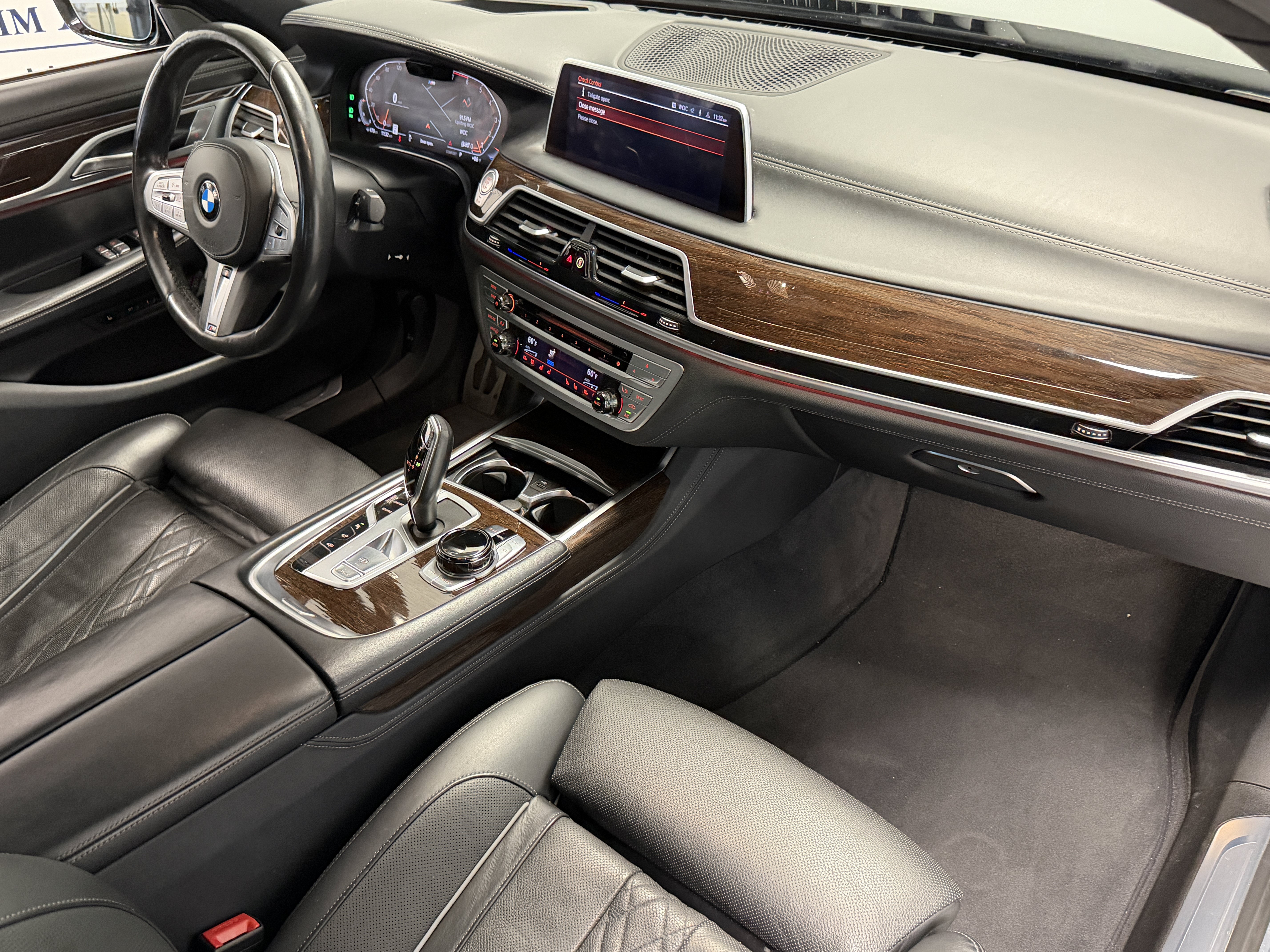 Used 2020 BMW 750i xDrive w/ Executive Package AWD/4WD image 23