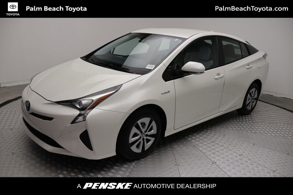 Used 2018 Toyota Prius Four FWD image 1