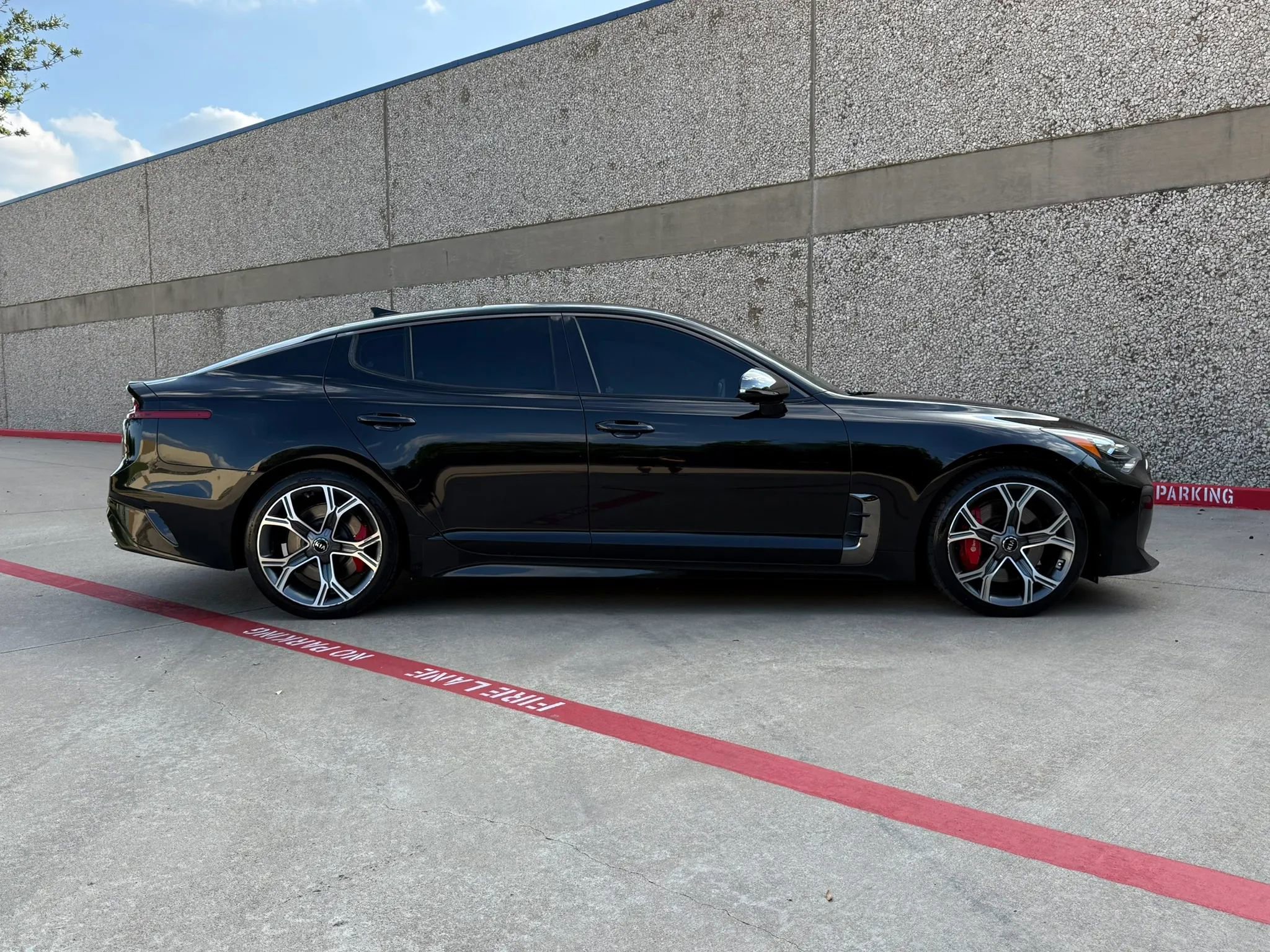 Used 2018 Kia Stinger GT1 RWD image 6