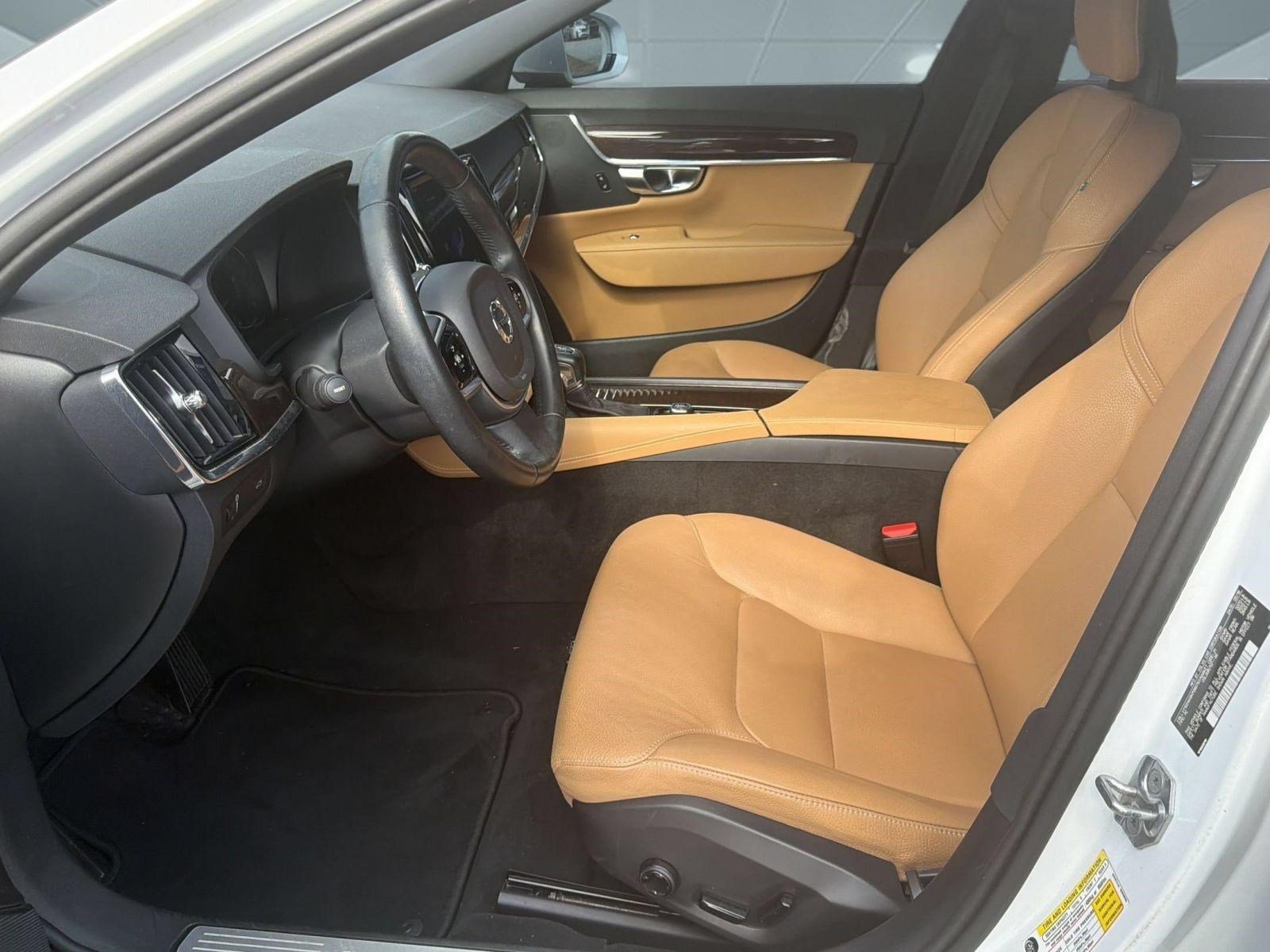 Used 2019 Volvo S90 T5 Momentum FWD image 5