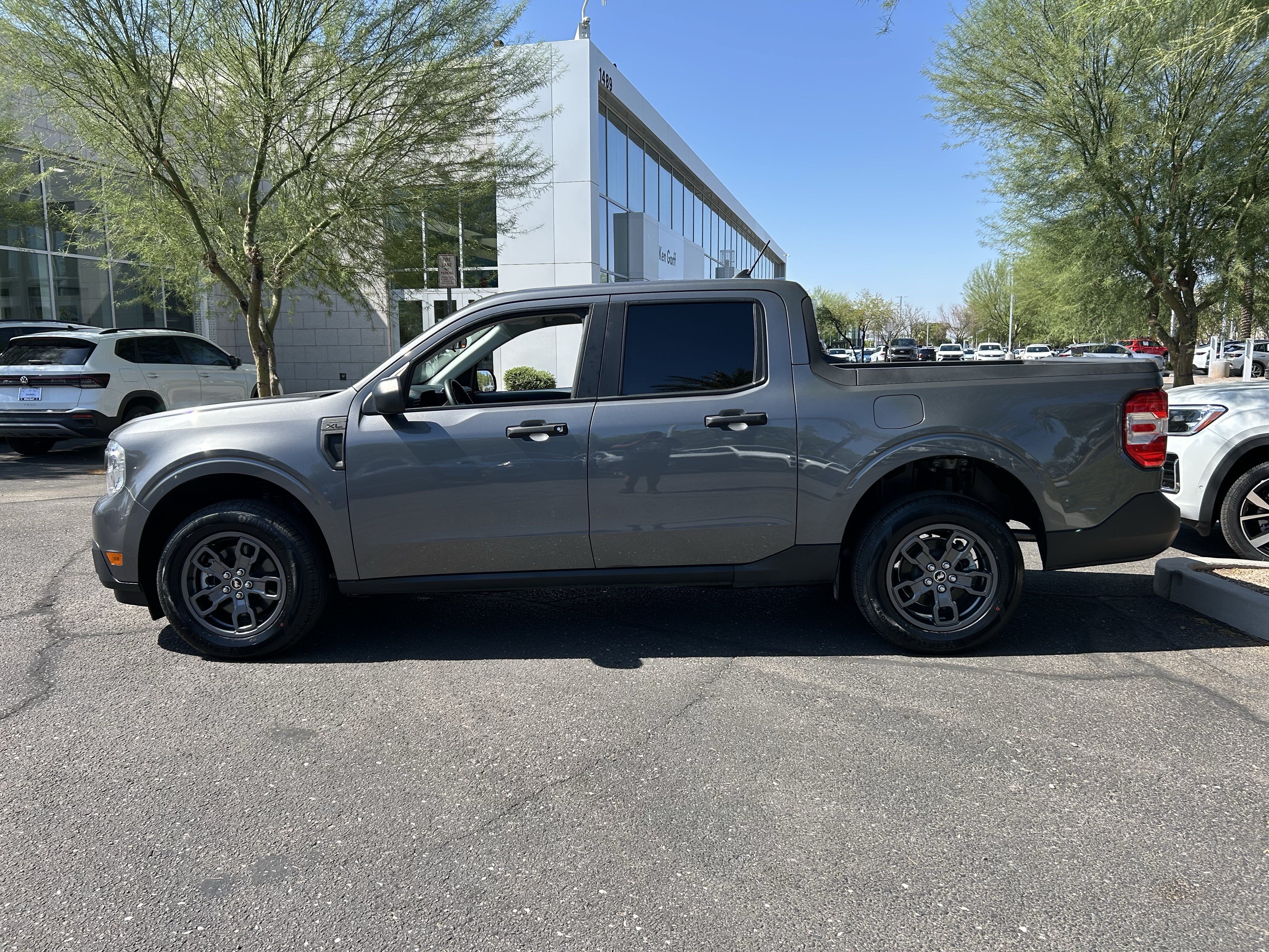 Used 2023 Ford Maverick XL FWD image 2