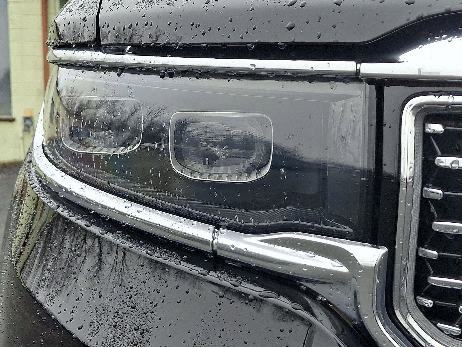 Certified 2024 Jeep Grand Wagoneer Series III w/ HD Trailer Tow Package AWD/4WD image 10