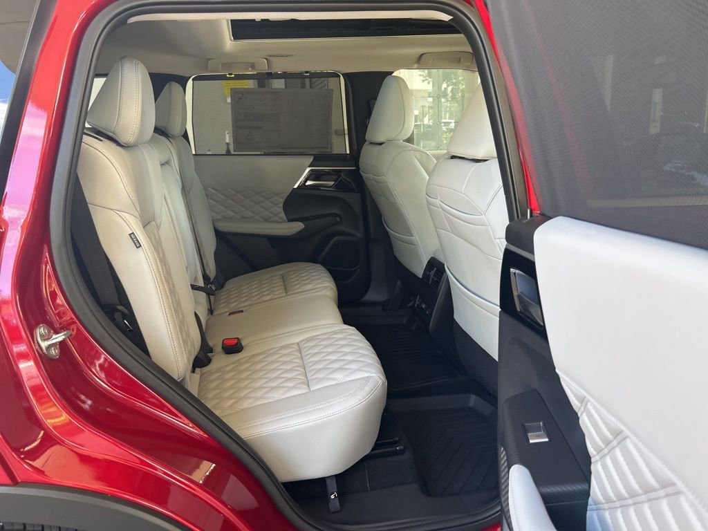 New 2025 Mitsubishi Outlander SEL image 27