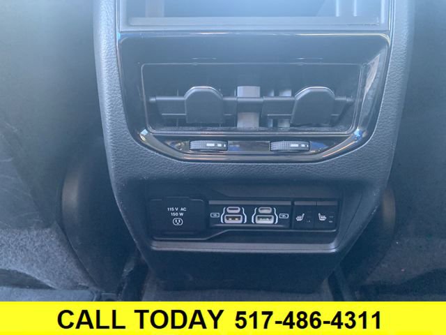 Used 2023 Jeep Grand Cherokee Limited image 22