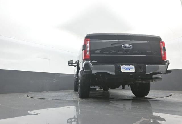 New 2026 Ford F250 Lariat w/ FX4 Off-Road Package image 31