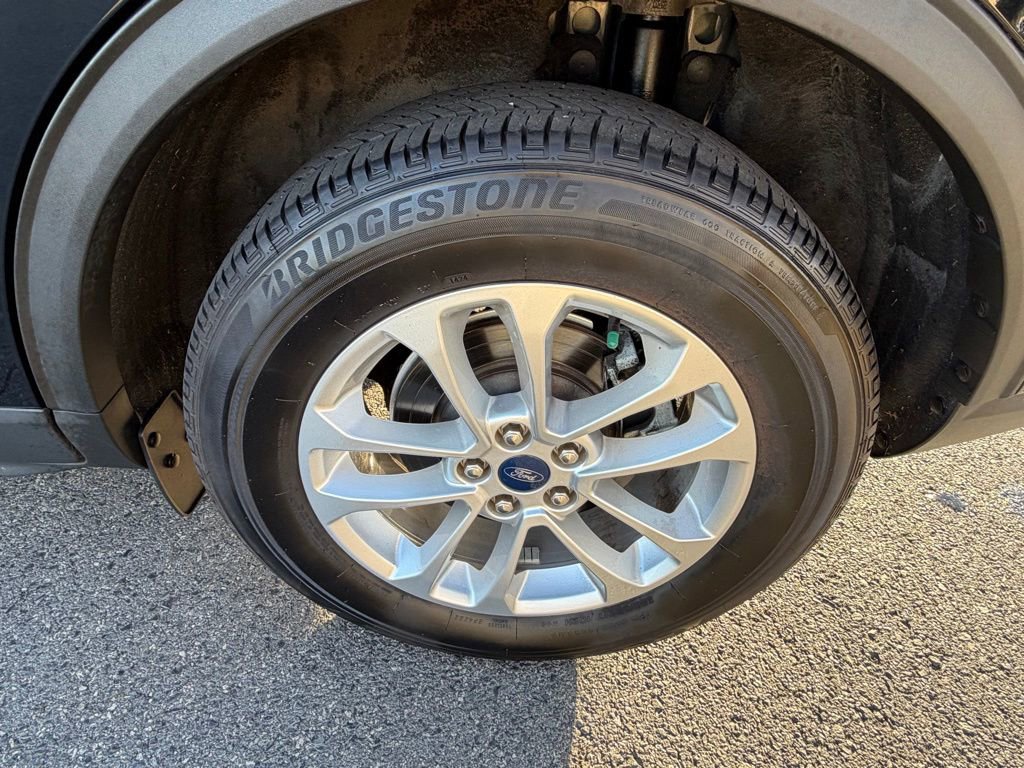 Used 2021 Ford Escape SE w/ Cold Weather Package image 13