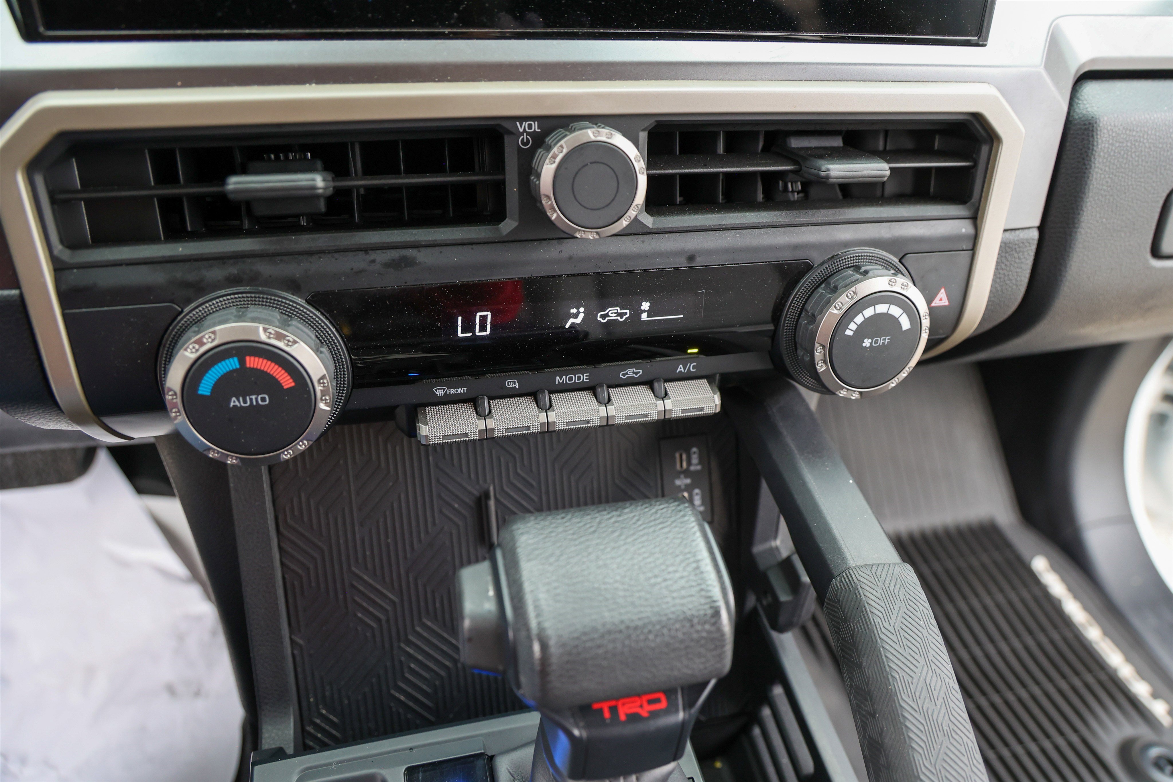 Certified 2024 Toyota Tacoma TRD Off-Road AWD/4WD image 24