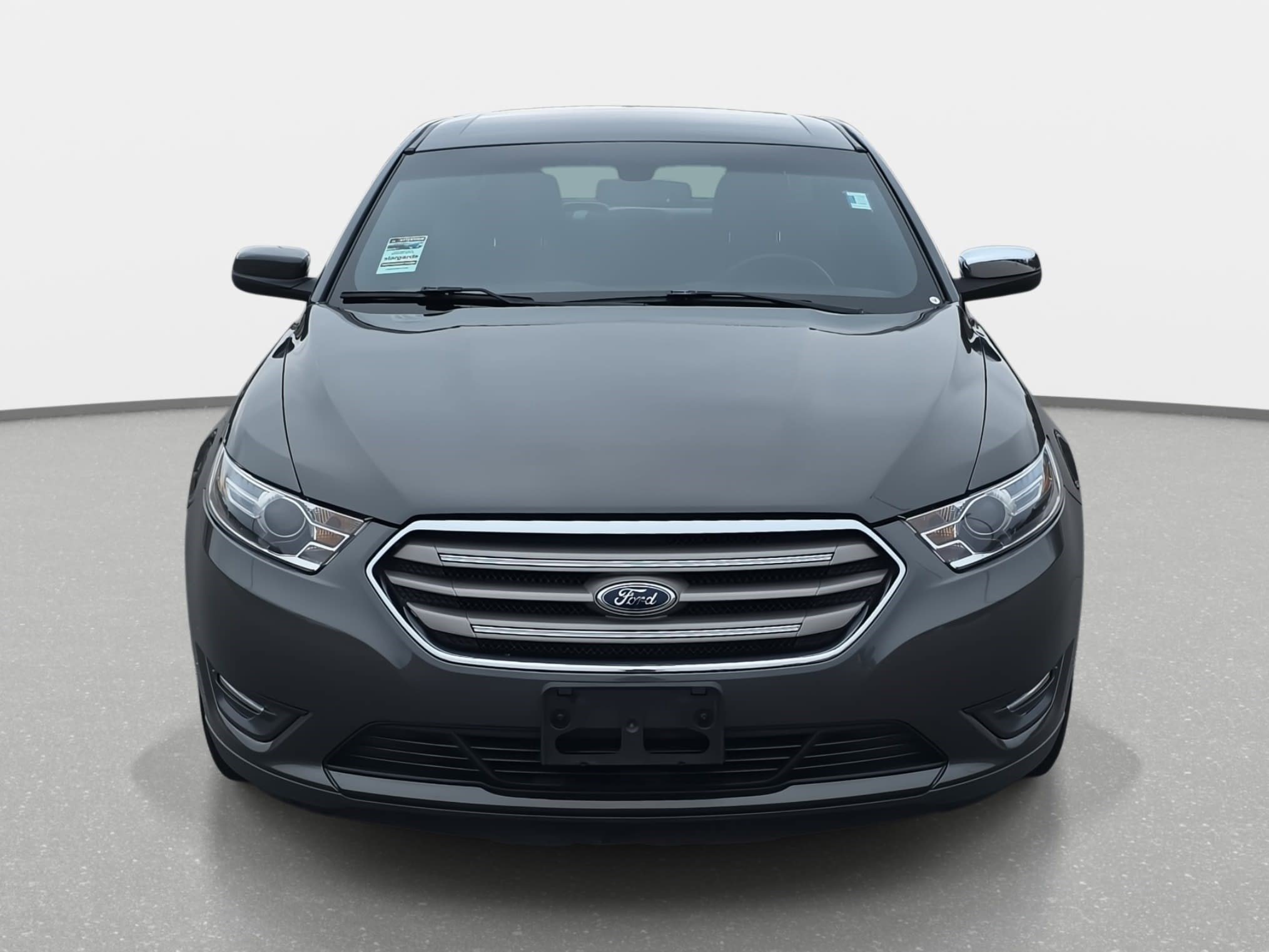 Used 2016 Ford Taurus SEL image 2