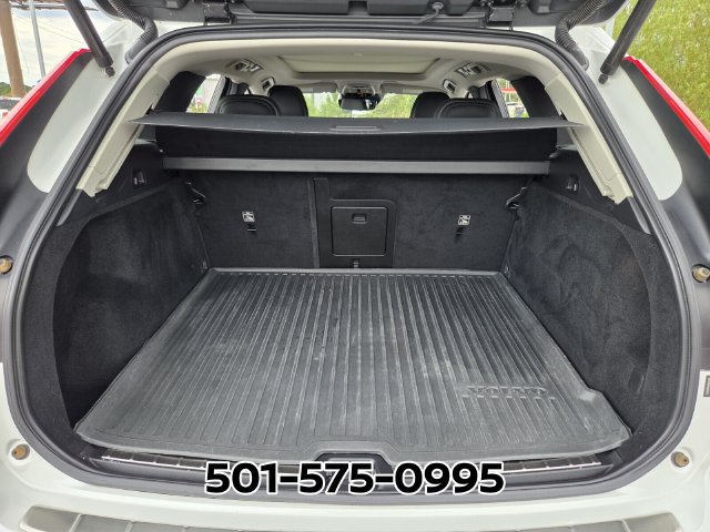 Used 2021 Volvo XC60 T5 Momentum w/ Protection Package Premier AWD/4WD image 16