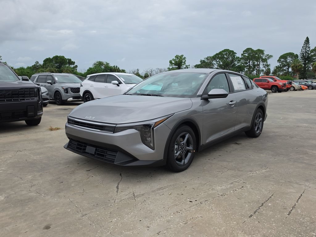 New 2026 Kia K4 FWD image 4