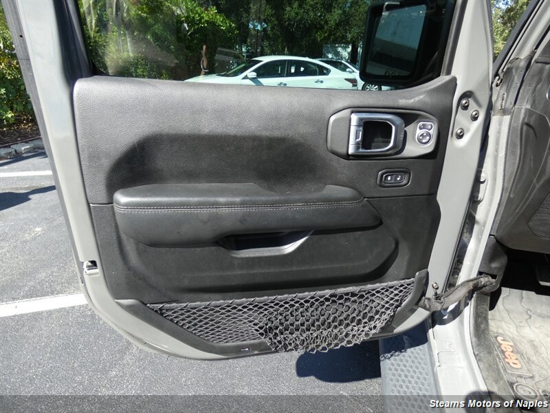 Used 2020 Jeep Wrangler Unlimited Sahara AWD/4WD image 41