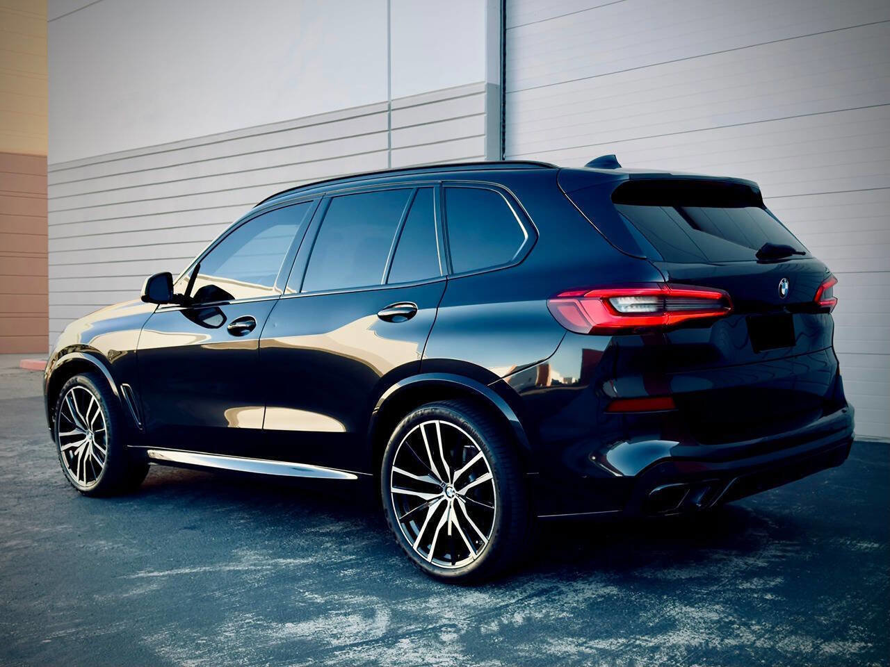 Used 2020 BMW X5 sDrive40i w/ M Sport Package image 5
