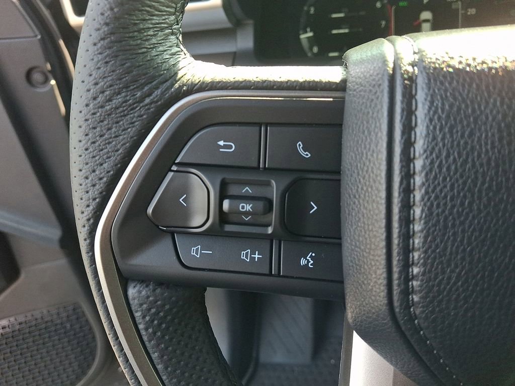 Used 2024 Toyota Tacoma TRD Sport AWD/4WD image 20