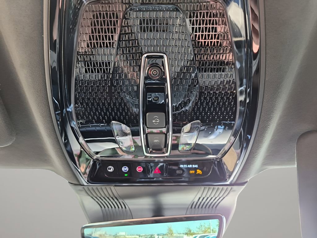 New 2026 Cadillac Vistiq Platinum w/ LPO, Floor Liner Package image 42