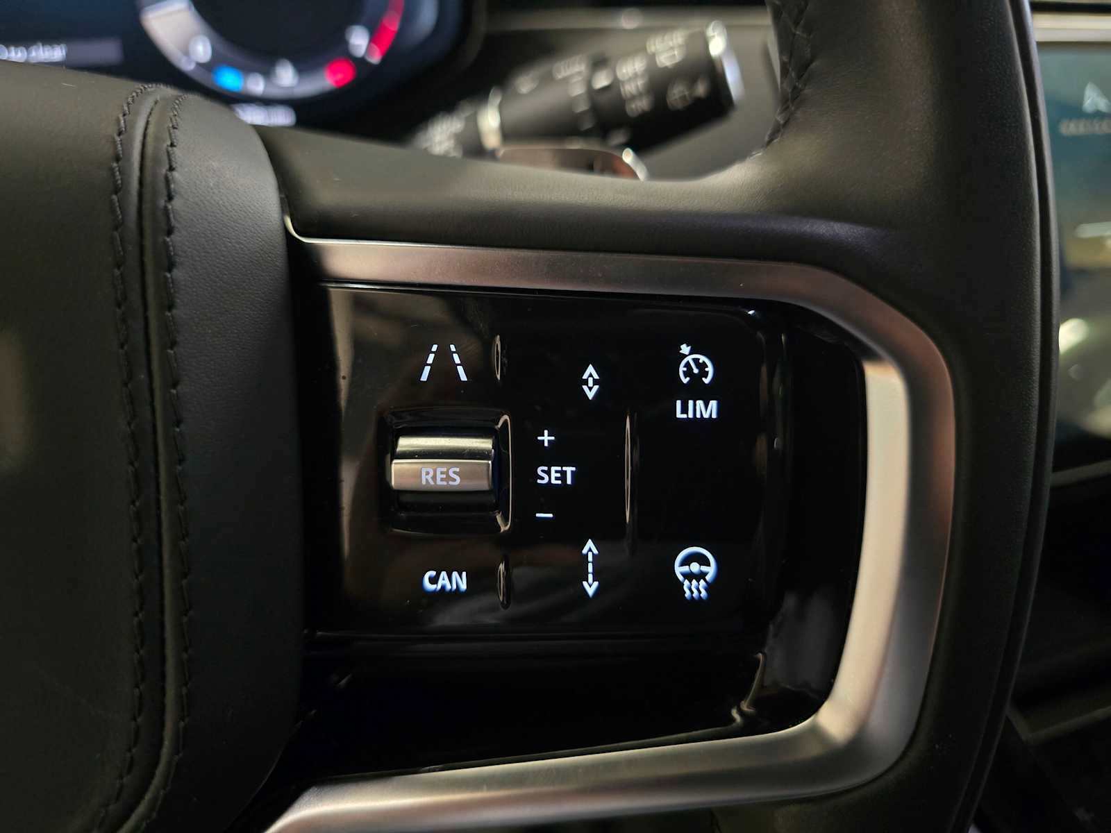 Used 2025 Land Rover Range Rover Sport SE image 27