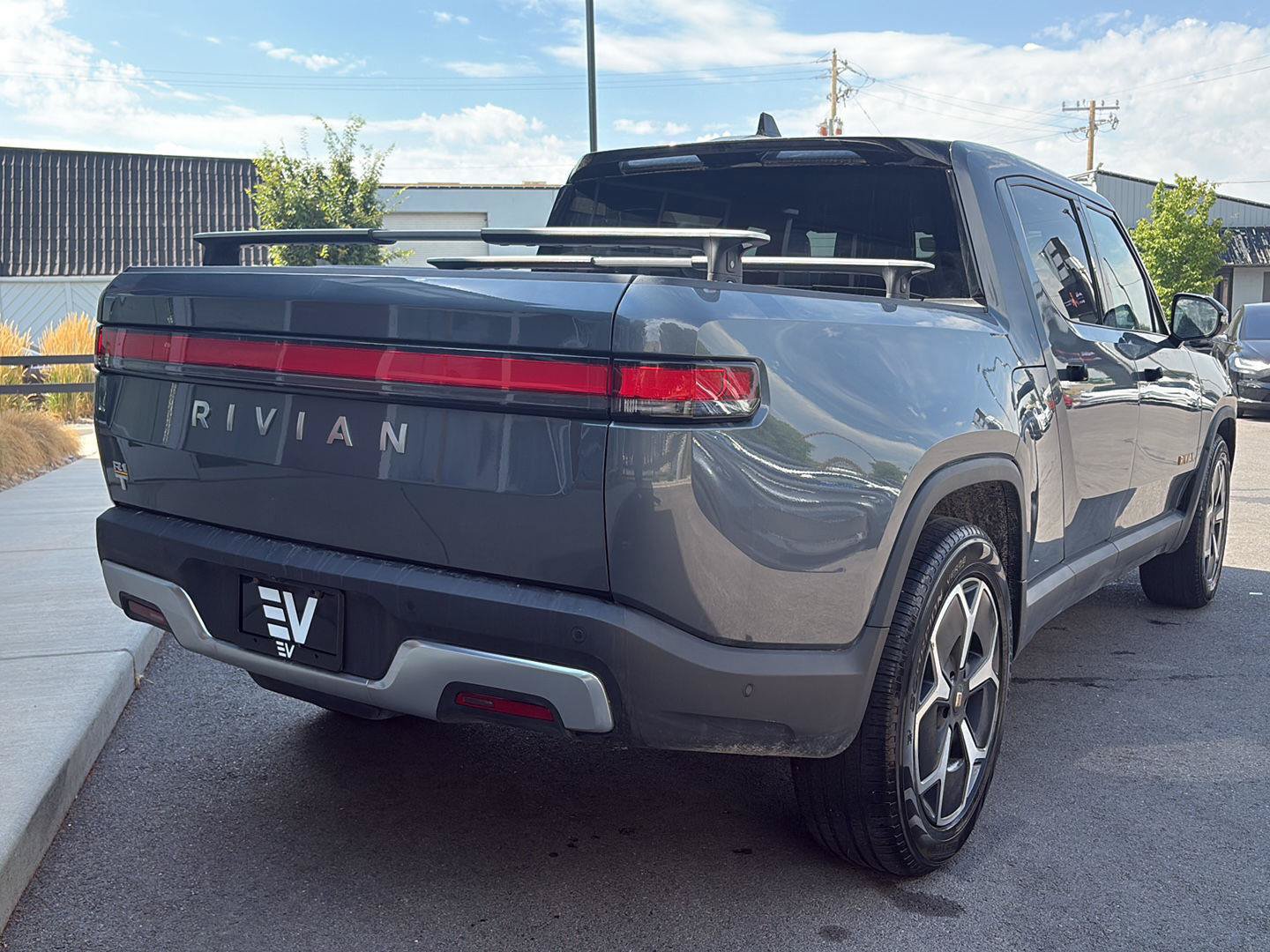 Used 2022 Rivian R1T Adventure AWD/4WD image 8